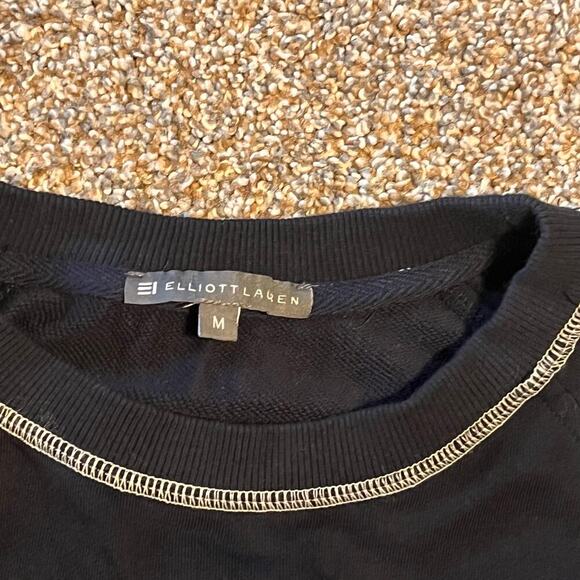 Elliott - Picture 4 of 9